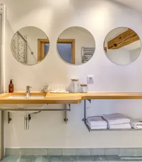 Salle d’eau moderne Salle d’eau design du Chalet Pan Bena.